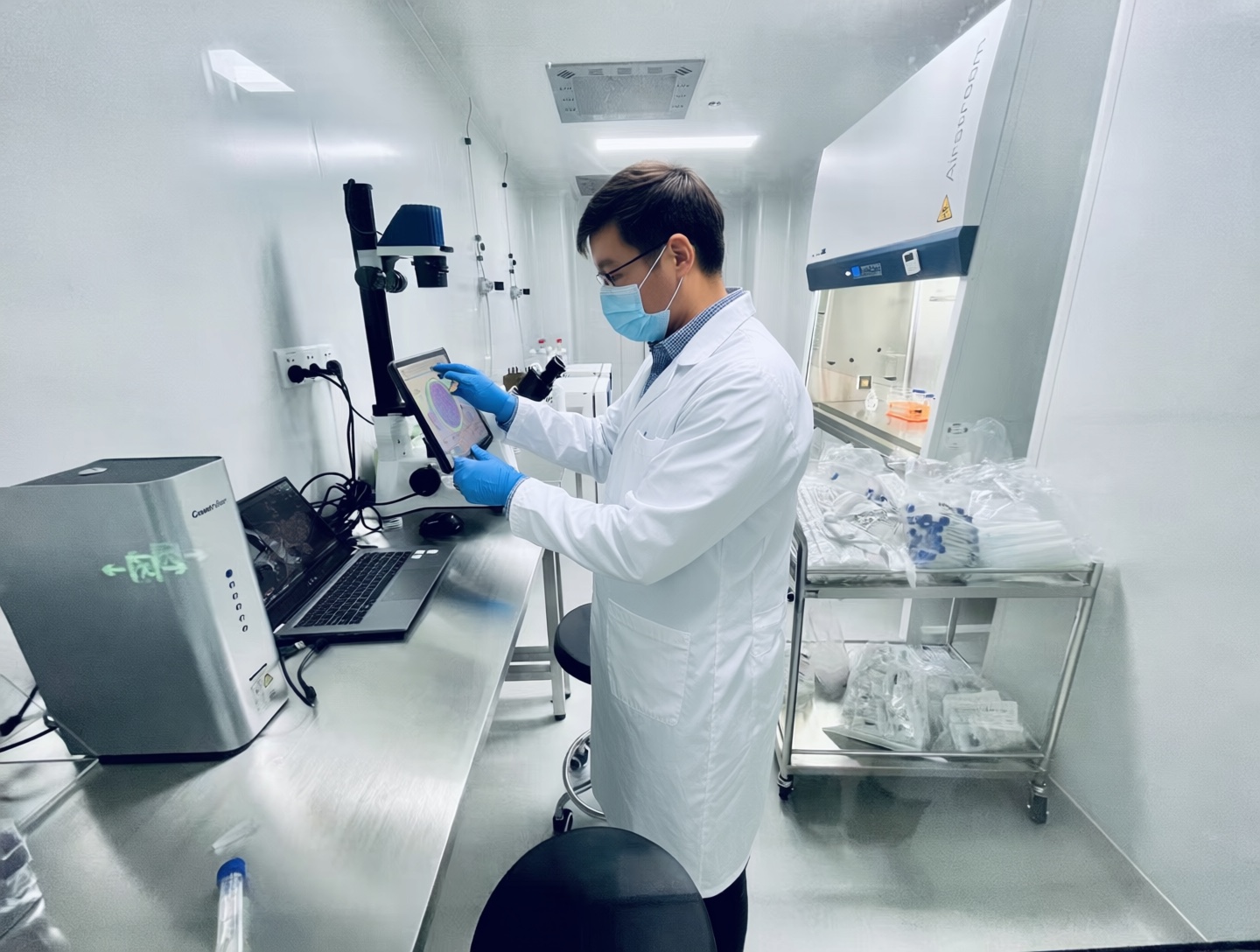 NeoRich cell laboratory